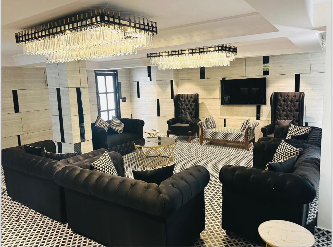 Hotel Classic Residency Kalka Ngoại thất bức ảnh